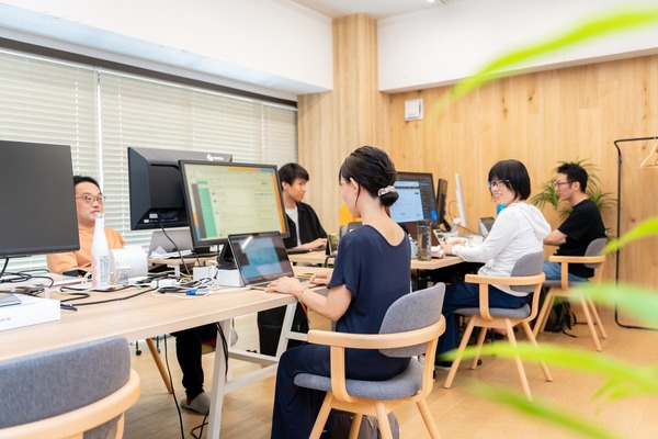 業務中の従業員